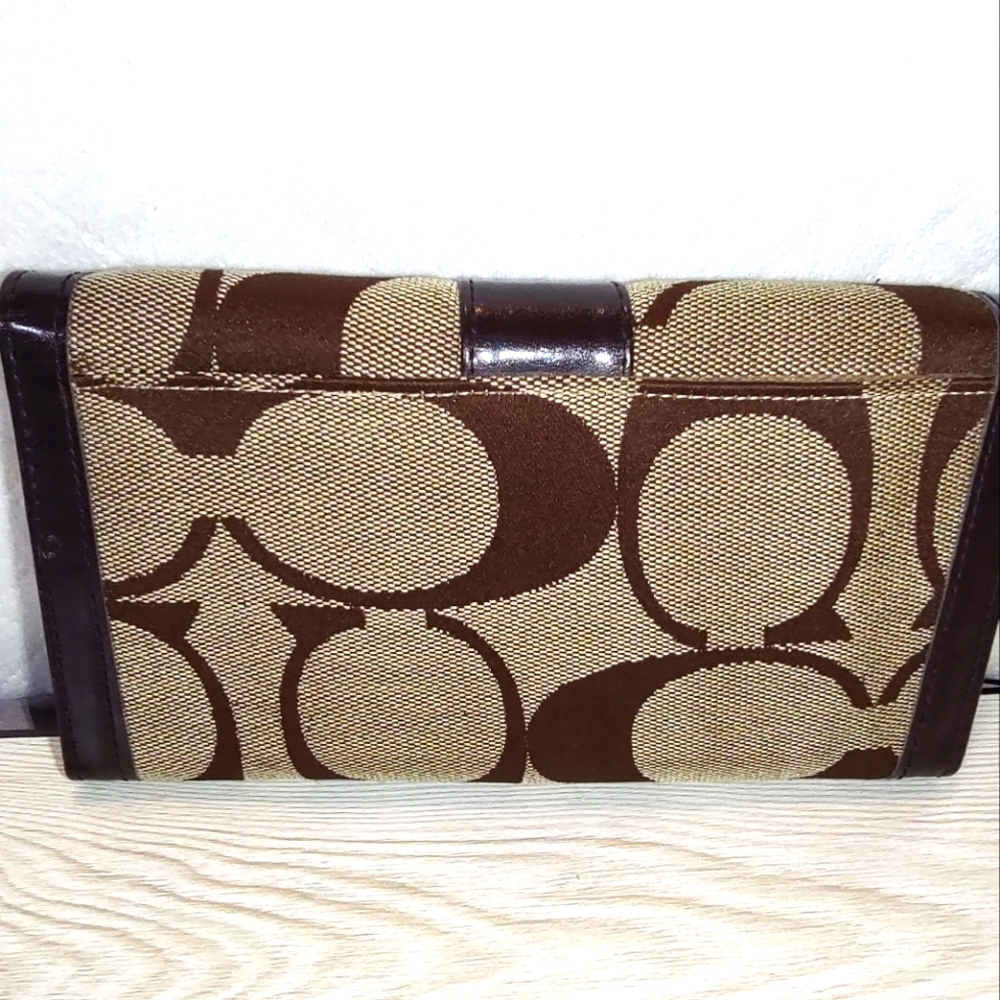 Authentic used Coach Wallet - Picture 2 of 12